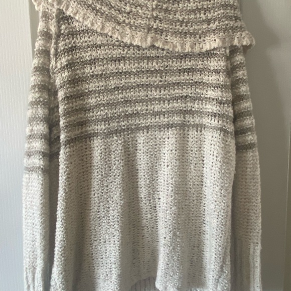 Free People - Oversized Cowl Neckline Sweater - Picture 6 of 7